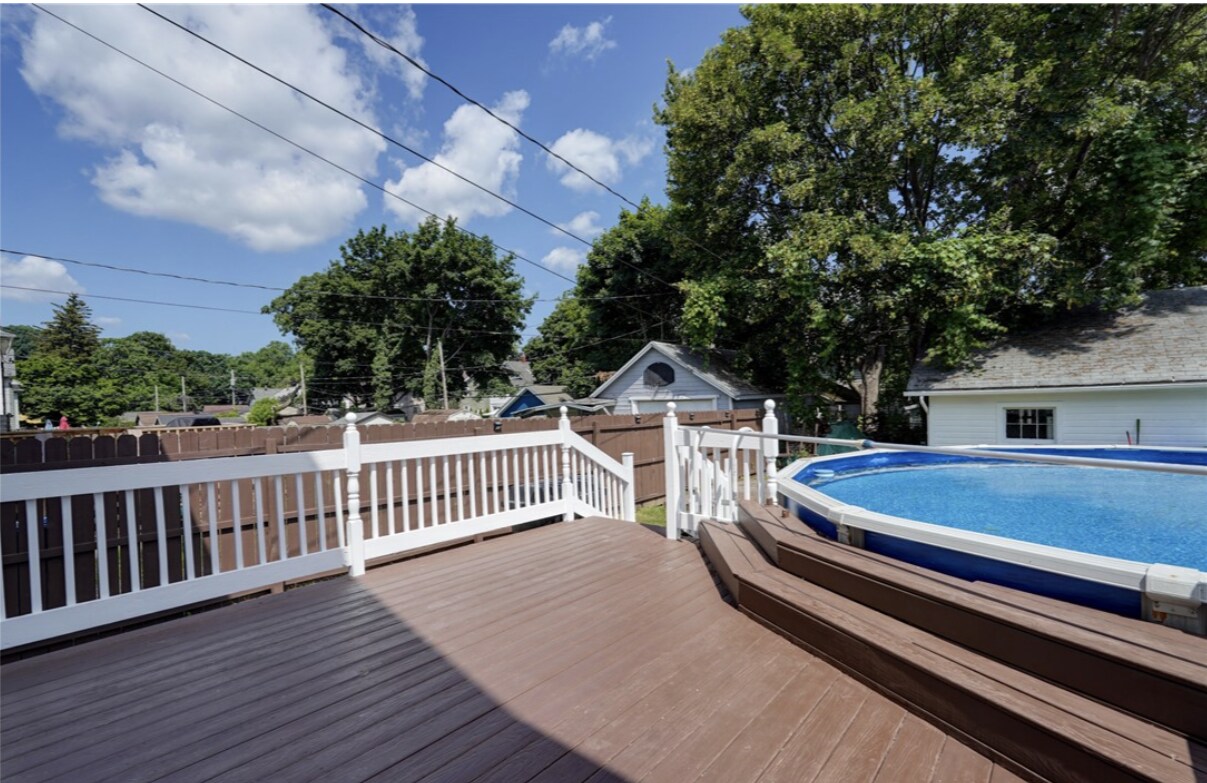 Building Photo - 138 Cherry Rd