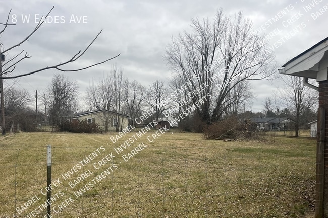 Building Photo - 8 W Eades Ave