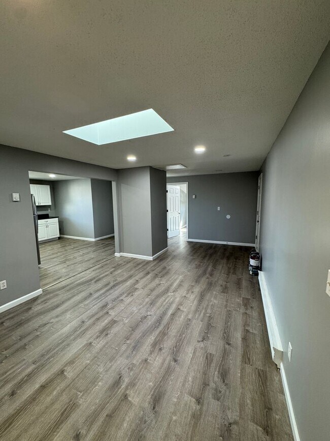 Building Photo - 1036 Chicopee St