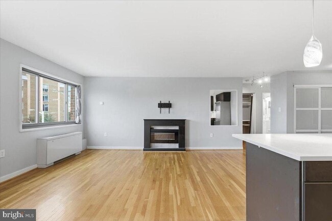 Building Photo - 1300 S Arlington Ridge Rd