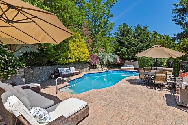 Primary Photo - 345 Colonial Rd