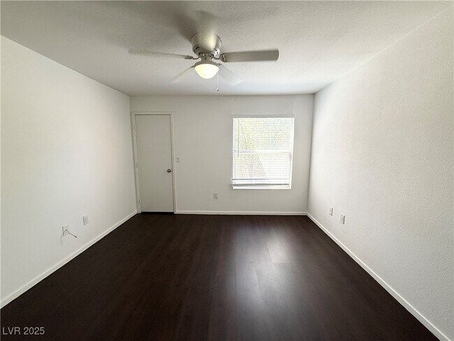 Building Photo - 555 E Silverado Ranch Blvd