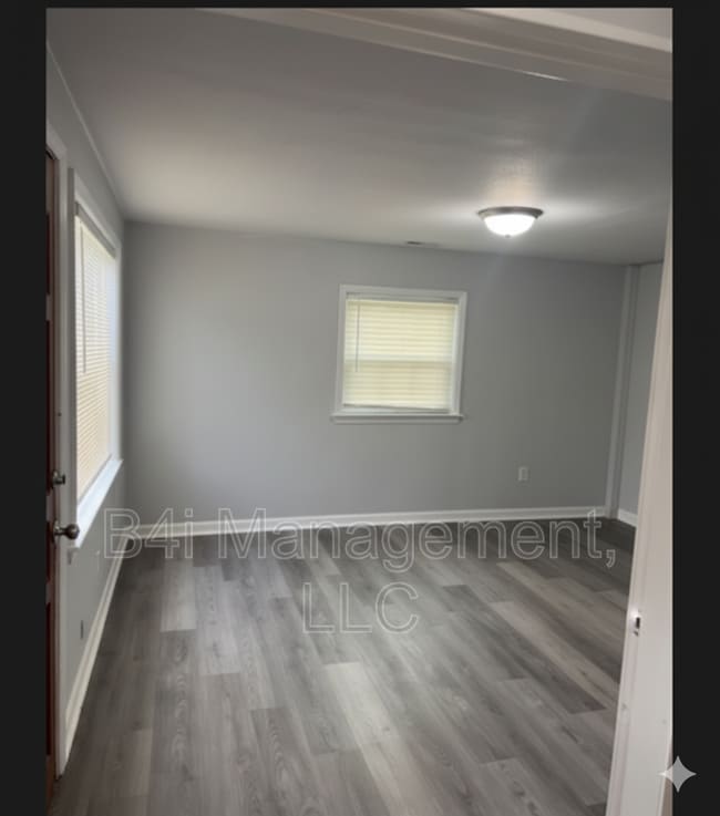 Building Photo - 1904 Lincoln St