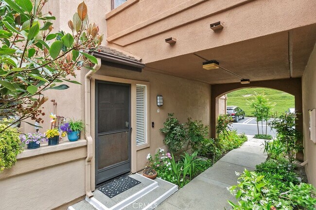 Building Photo - 9 Silvertide Dr