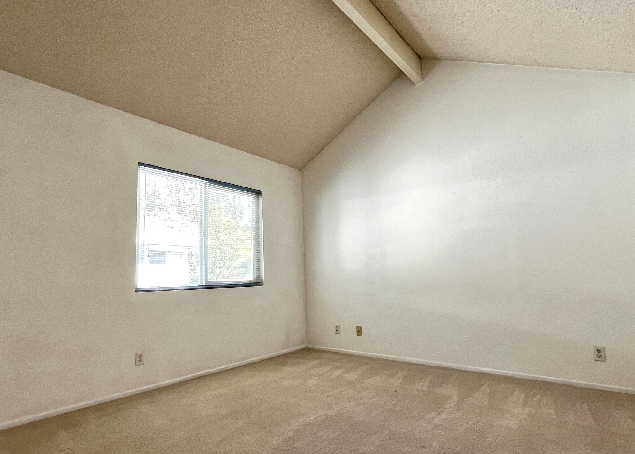 Building Photo - 26758 Claudette St