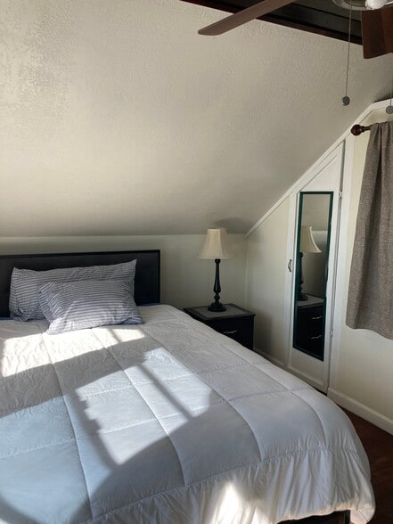 Building Photo - 1044 23rd St