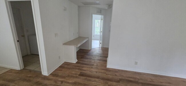 Building Photo - 816 Henry Ave