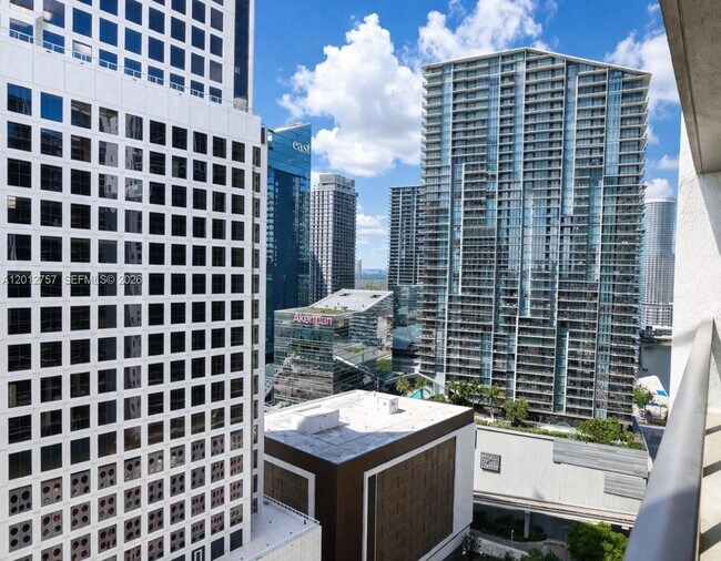 Building Photo - 500 Brickell Ave