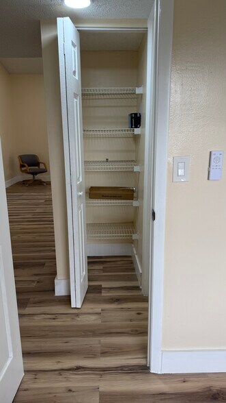 Building Photo - 840 Independence Dr