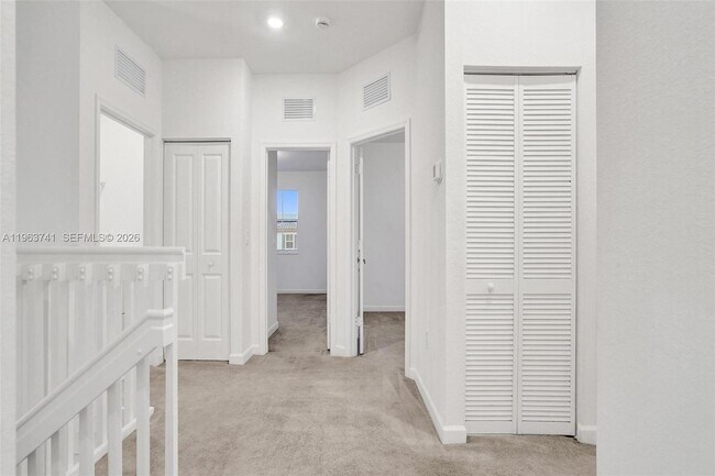 Building Photo - 11920 NW 47th Manor