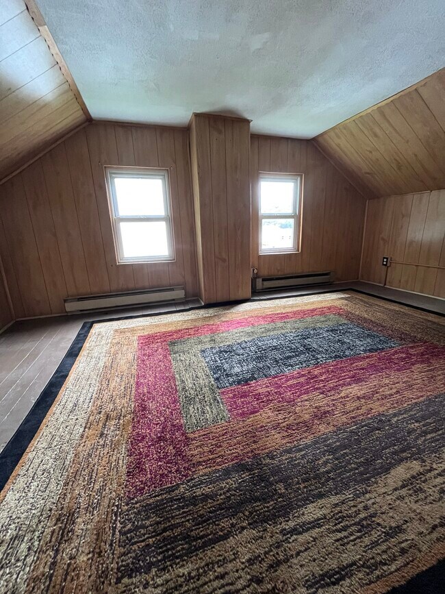 Building Photo - 229 Main St