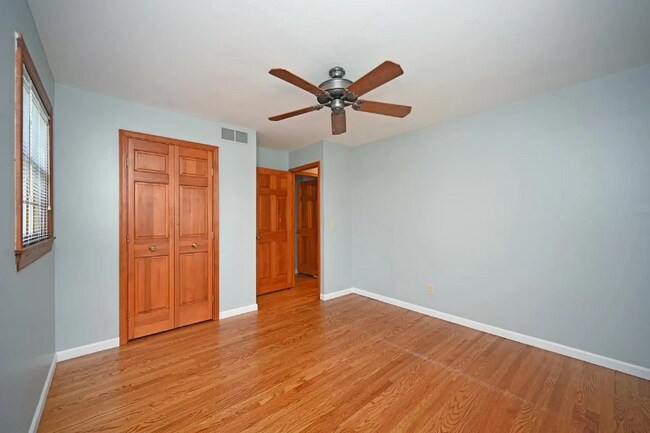 Building Photo - 1209 Oriole Ct