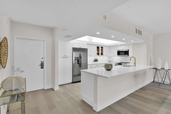 Building Photo - 4748 S Ocean Blvd