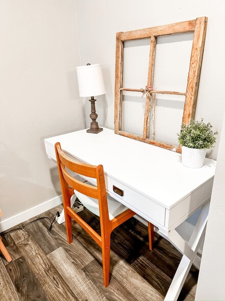 Building Photo - 1800 W Idaho St