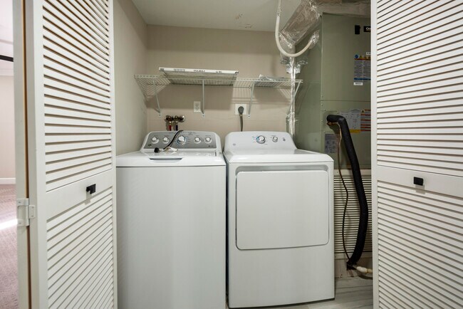 Building Photo - 6579 Spring Bottom Way