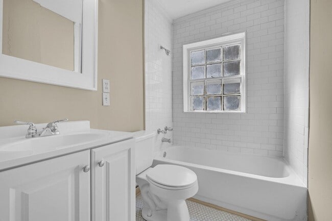 Interior Photo - Highland Club Apartments
