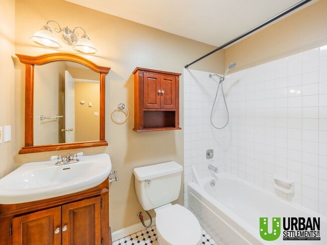 Building Photo - Comfortable 1-Bedroom Condo with Parking & Resort-Style Amenities