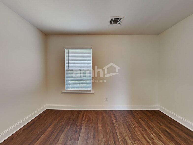 Building Photo - 27 Winslow Cir