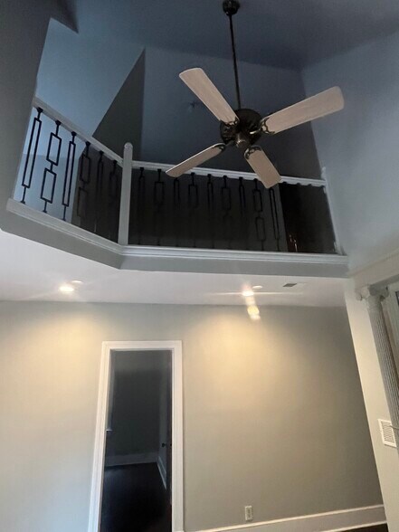 Building Photo - 589 Woodruff Place Middle Dr
