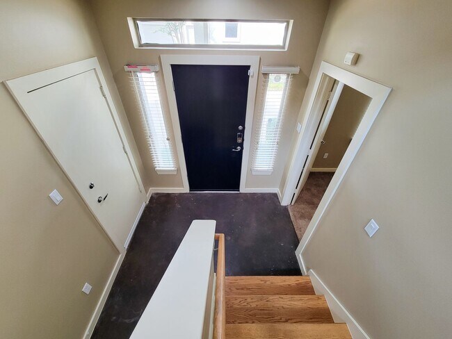 Building Photo - Elegant Gated Townhome Offering Unparallel...