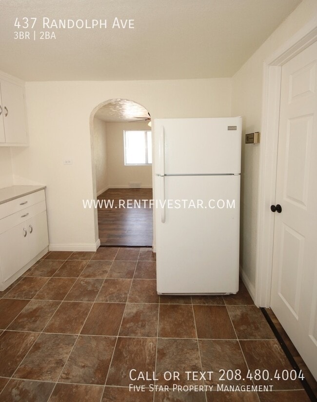 Building Photo - 437 Randolph Ave