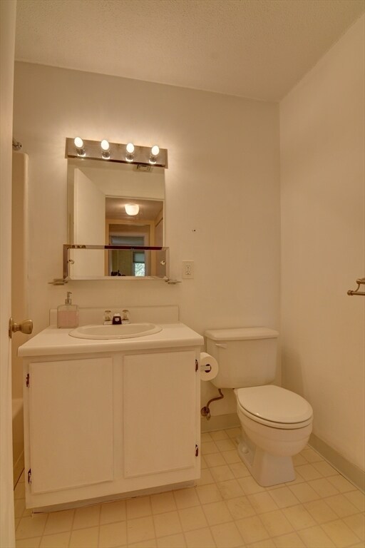 Building Photo - 15 Bower Rd