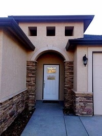 Building Photo - 4-bedroom, 3-bath home in Redding- Location, Location, Location!