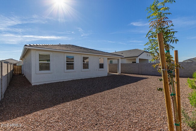 Building Photo - 18646 W Buckskin Trl