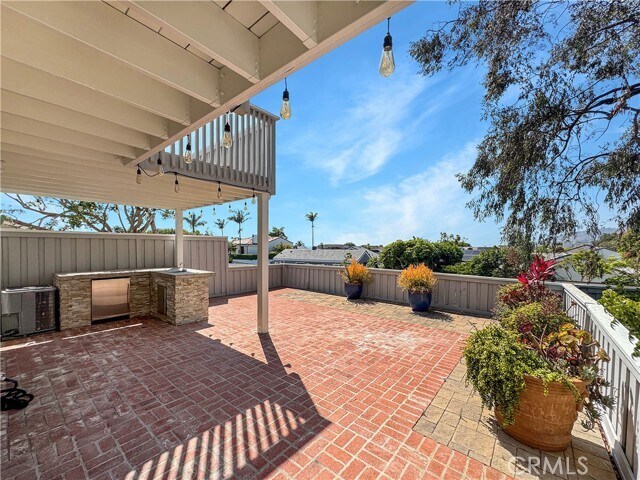 Building Photo - 33425 Spinnaker Dr N