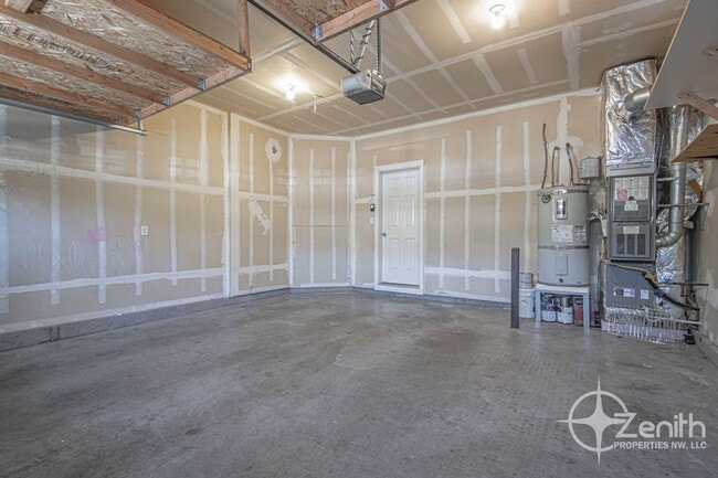 Building Photo - 7021 NE 55th St