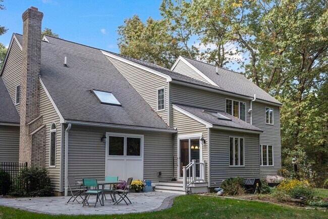 Building Photo - 55 Cameron Dr