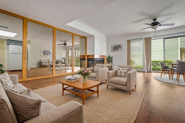 Building Photo - 14777 Wunderlich Dr