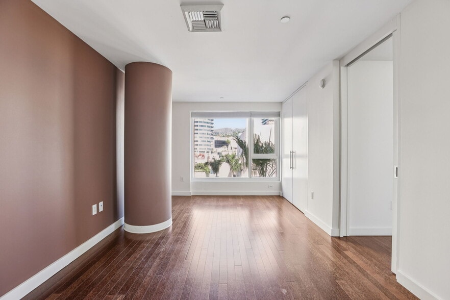 Building Photo - 6250 HOLLYWOOD Blvd