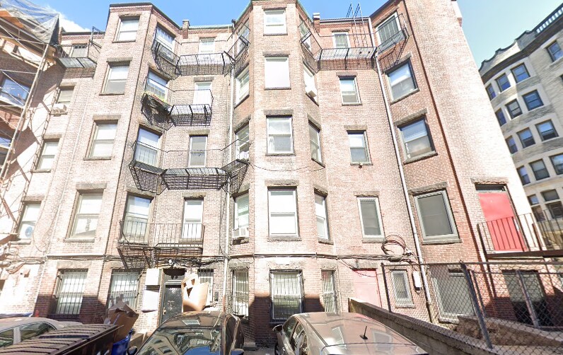 Building Photo - 869 Beacon St