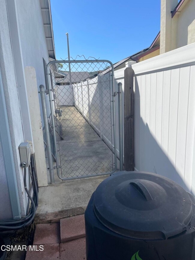 Building Photo - 659 Flaming Star Ave