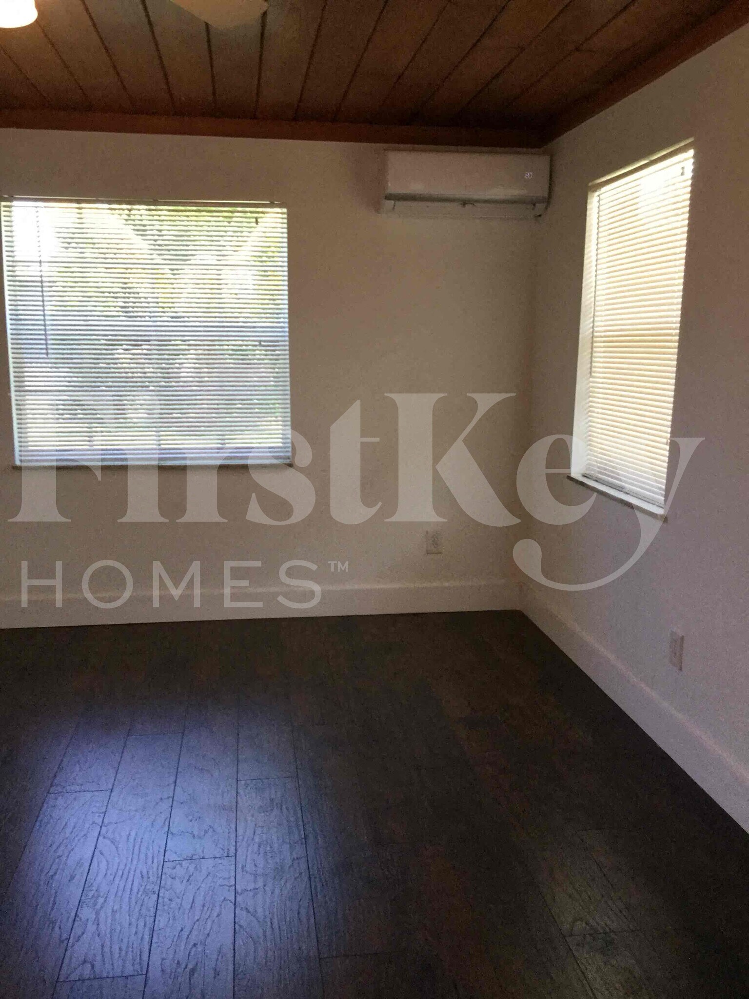 Building Photo - 1608 NW 15th Ct