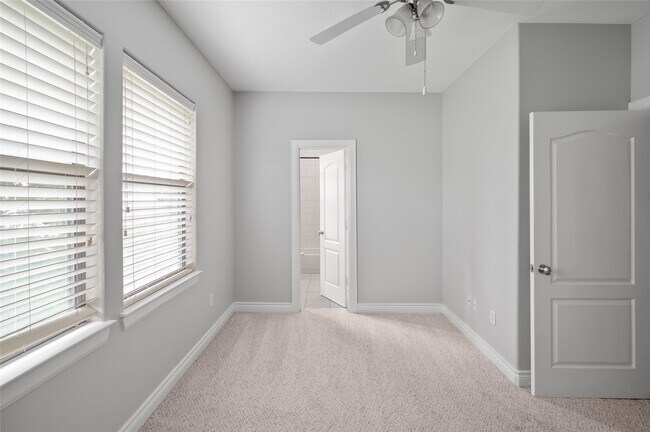 Building Photo - 1409 Rosedale St