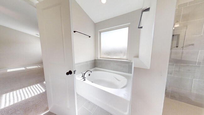 Building Photo - Large Home in The Preserve