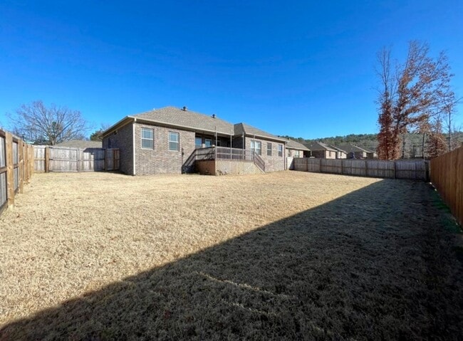 Building Photo - 202 Crestwood Ln