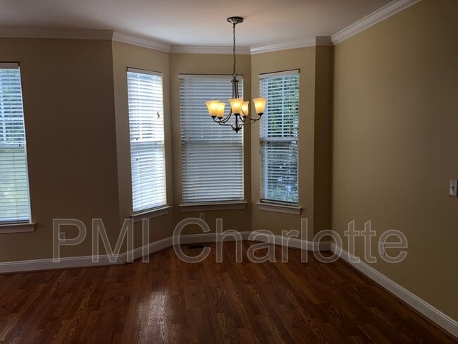 Building Photo - 6710 Mallard Park Dr