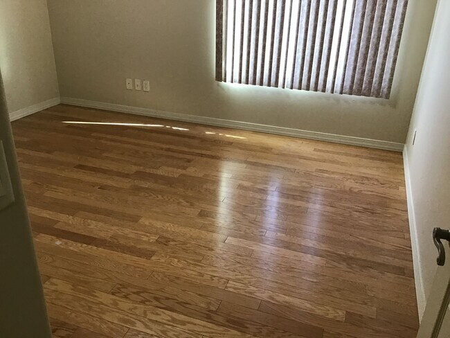 Building Photo - 5 Bdrm, 3 Full bath, clean nice home in Oro Valley-La Canada & Naranja