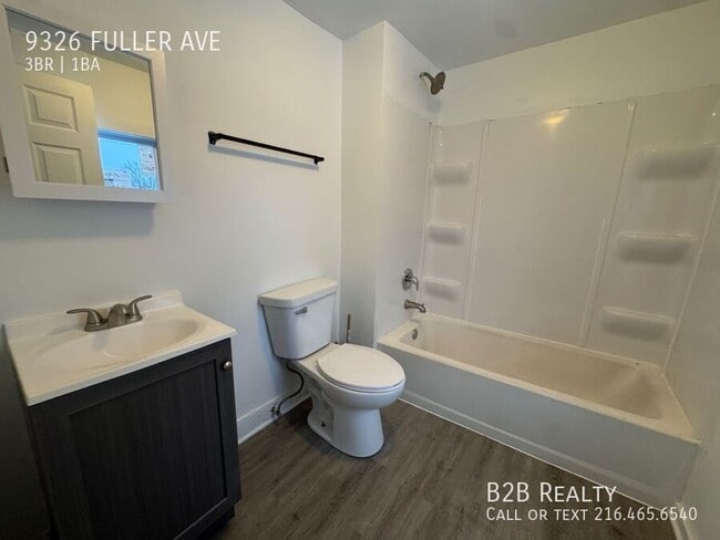 Building Photo - 9326 Fuller Ave