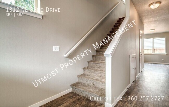 Building Photo - 1312 NE 82nd Dr