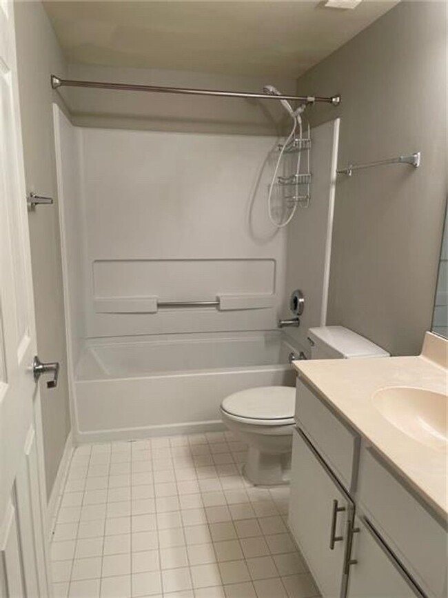 Building Photo - FEBRUARY RENT FREE! RENOVATED 1BD CONDO!! ...