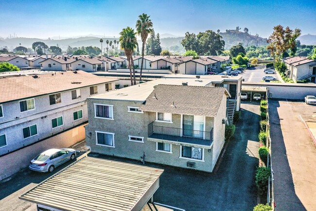 Building Photo - Laurel Palms