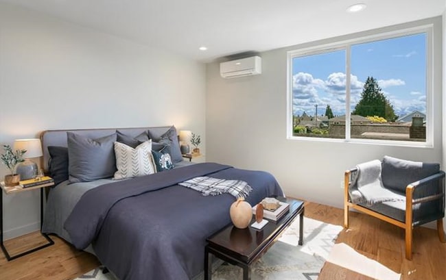 Building Photo - Enjoy Stunning City Views from This 2-Bedr...