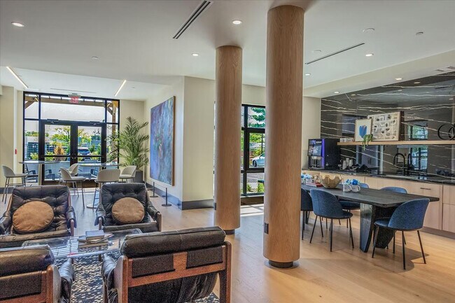 Building Photo - 365 Terhune Rd