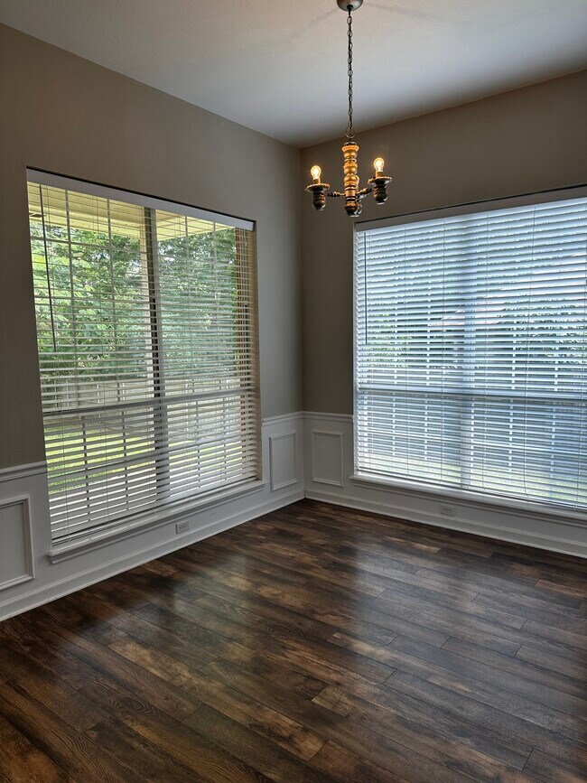 Building Photo - 2914 Shenandoah Dr