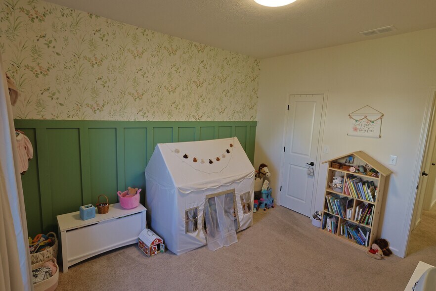 Building Photo - 1158 Thorny Ln