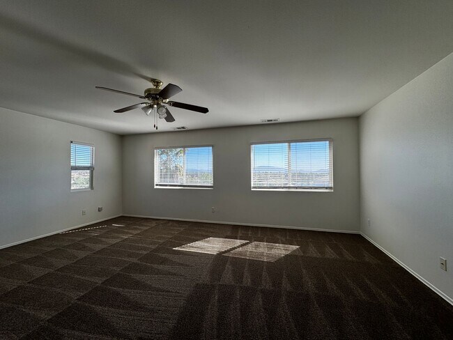 Building Photo - Spacious 4 bedroom in Murrieta for rent!